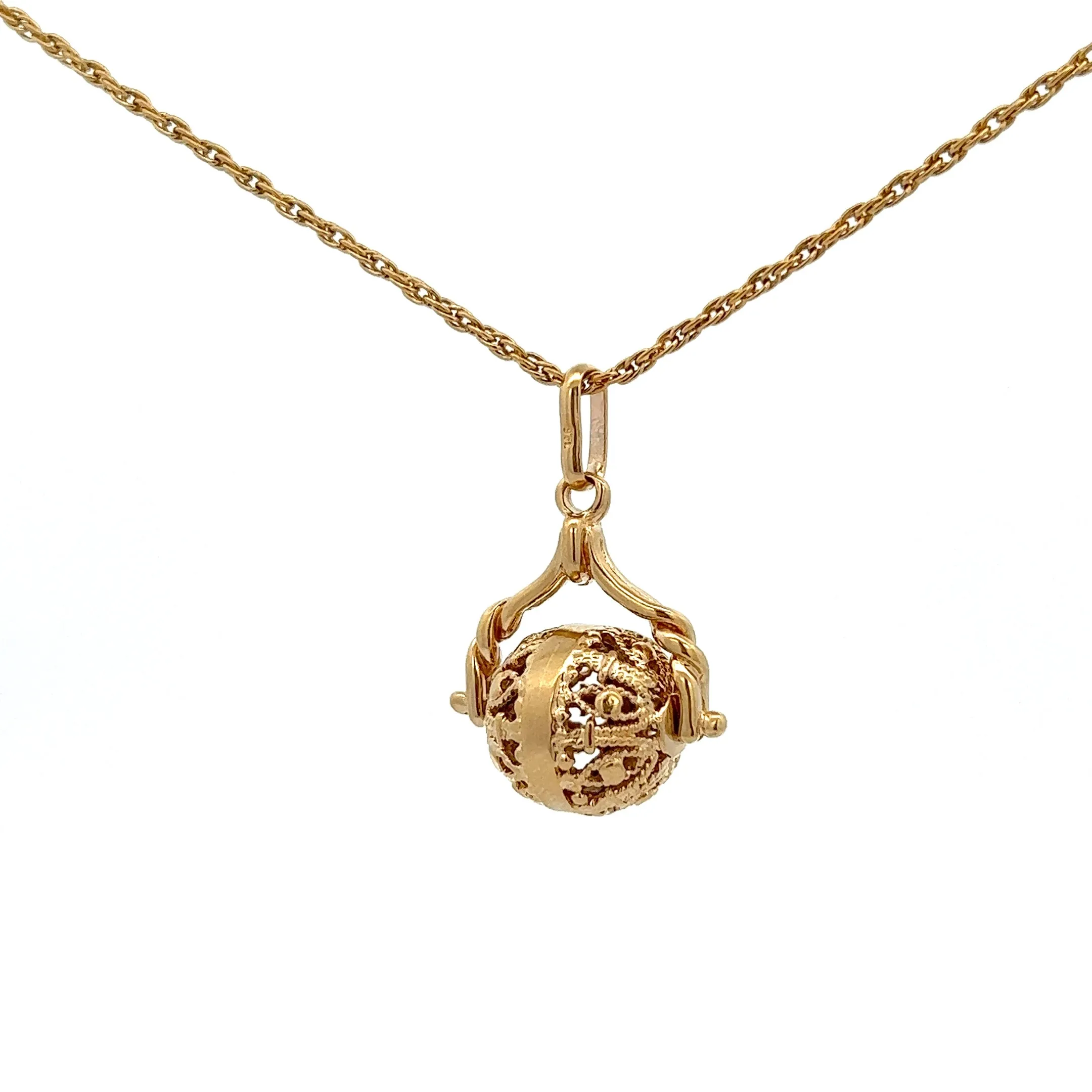 9ct Yellow Gold Filigree Spinner Pendant