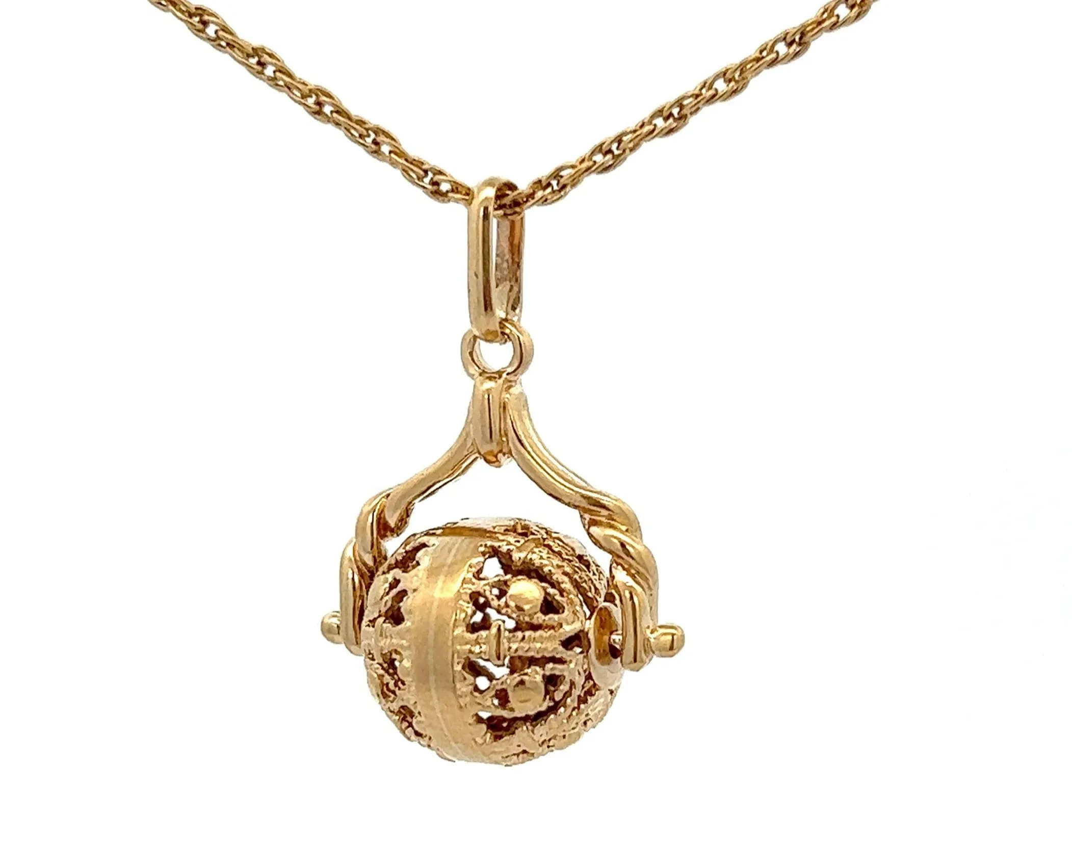 9ct Yellow Gold Filigree Spinner Pendant