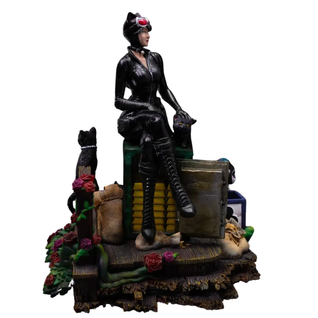 Catwoman (Gotham City Sirens) Deluxe Statue By Iron Studios