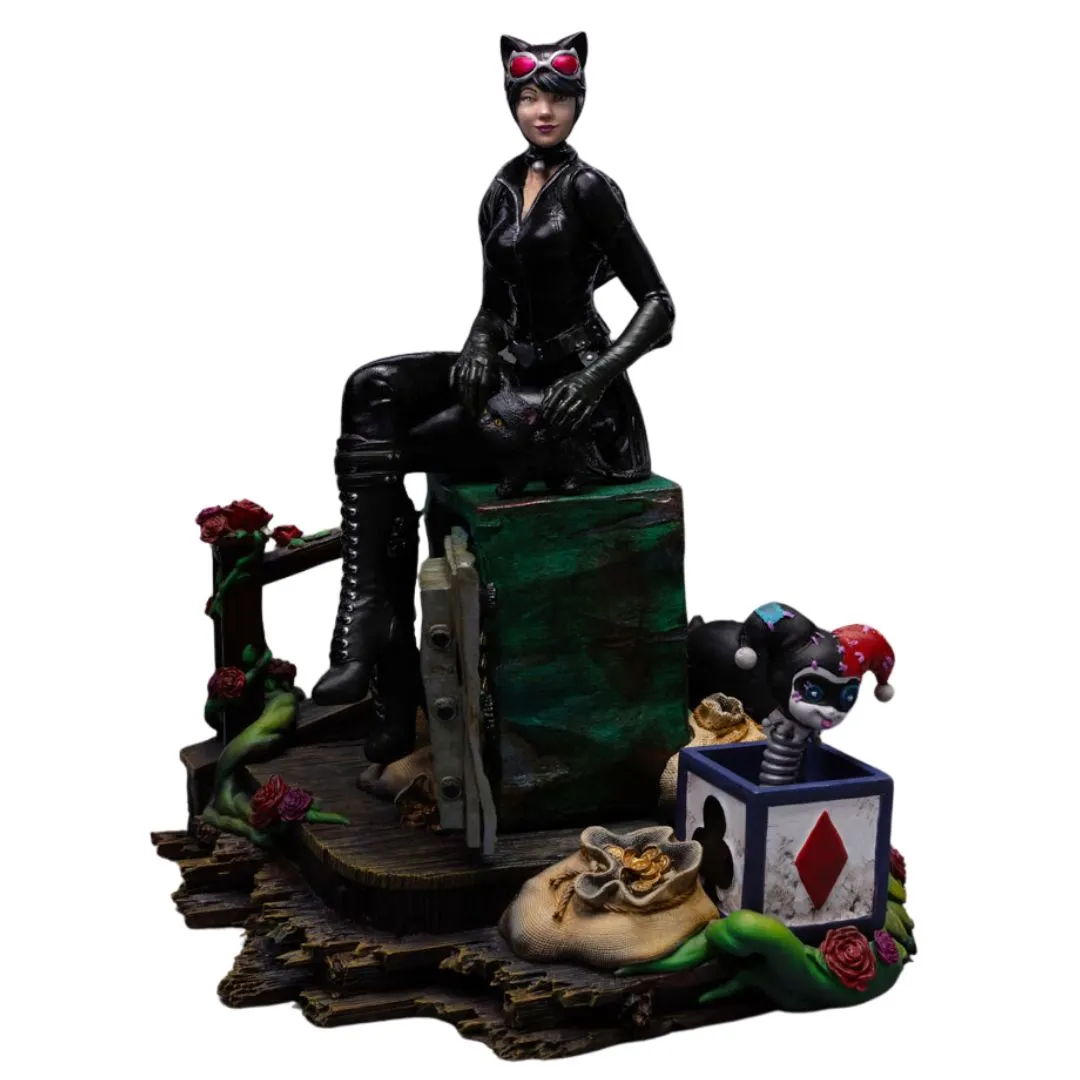 Catwoman (Gotham City Sirens) Deluxe Statue By Iron Studios