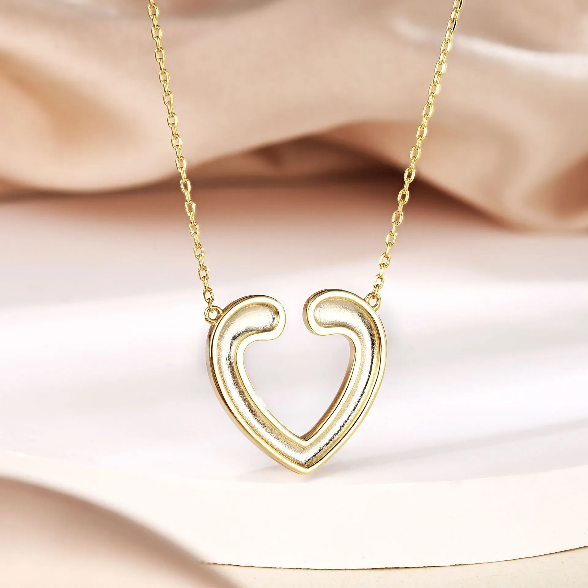 Golden Sandblasting Zircon Hollow Heart Pendant Sterling Silver Necklace