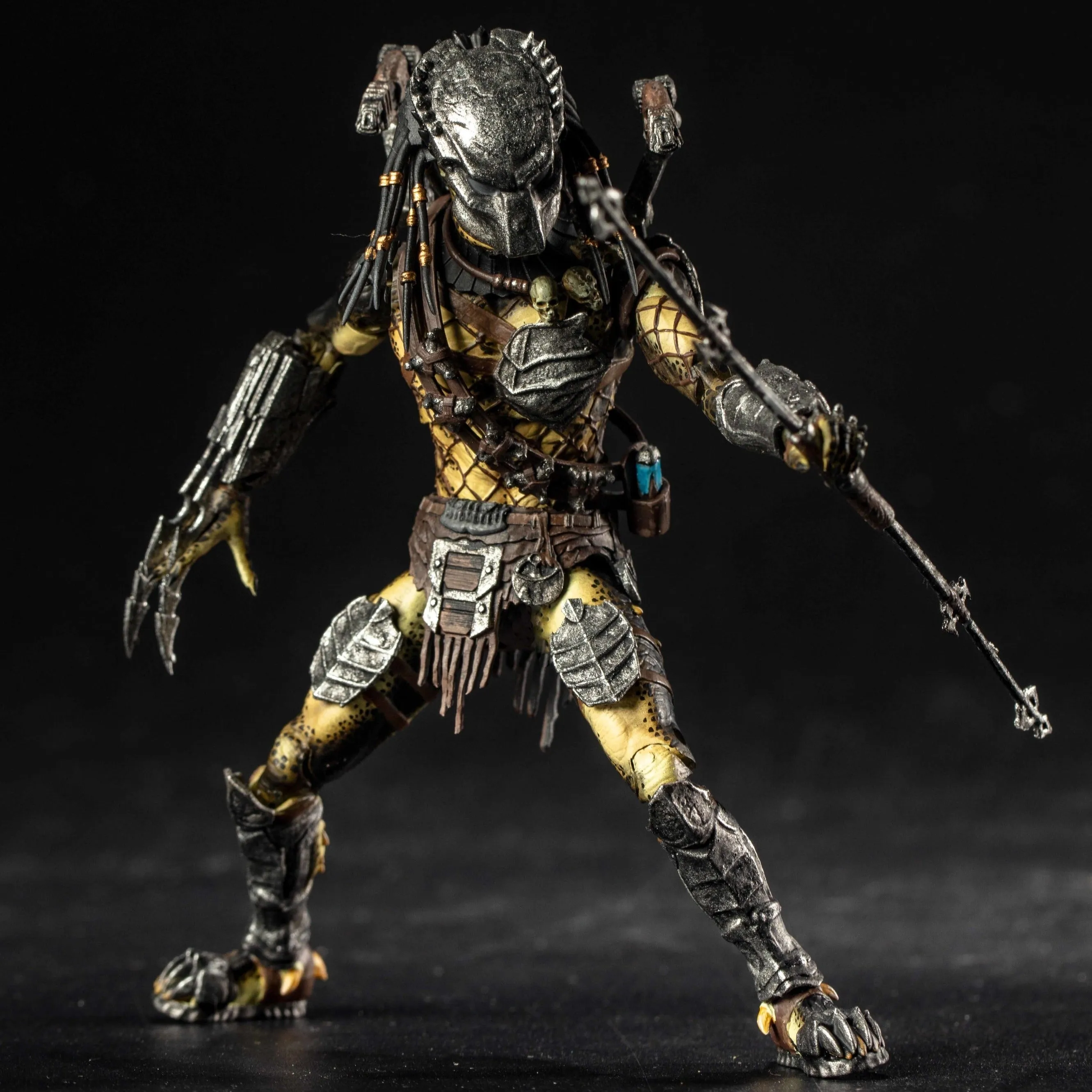 HIYA AVP 2 Wolf Predator PX 1/18 Scale Figure