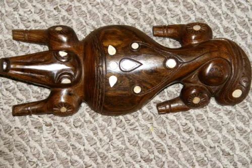 Melanesia South Pacific Art Trobriand Mother Pearl Salty Crocodile Carving 1A22.